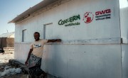 With Irish Aid support, Concern and local partner GWQ (Generations without Qat) provided transitional shelter to households affected by storm/sea tide on the west coast of Yemen. Photo: Concern Worldwide
