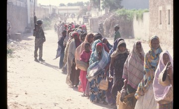 Women queue for food during the Somalia '92 conflict.