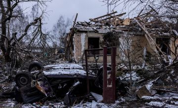 In the city of Zhytomyr, a Russian cruise missile destroyed an entire block of residential houses and caused damage to a maternity hospital, killing at least four people and injuring dozens. Photo: Stefanie Glinski/Concern Worldwide
