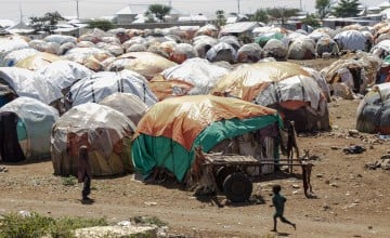 A section of the Edaan Qaboobe site for internally displaced people on the edge of Baidoa. The over crowded conditions are contributing to the spread of measles. Photo: Eamon Timmins/Concern Worldwide