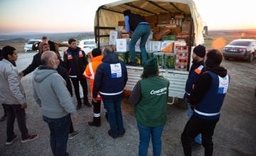 A distribution of food and other essential items to Sarıgül village in Adıyaman district, Türkiye. Photo: Kieran McConville/Concern Worldwide