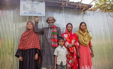 Nuruzzaman (52) and his wife Housenare (45), have benefited from the Zurich programme. In Rangpur, Concern’s Zurich programme helps tackle the annual problem of flooding in communities, a problem growing in danger with climate change. Photo: Gavin Douglas/ Concern Worldwide