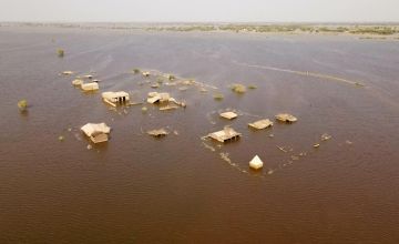  Aerial view of houses underwater in Jhuddo town of District Mirpurkhas of Sindh. Photo: Emmanuel Guddo/Concern Worldwide
