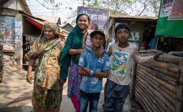 In Dhaka, Bangladesh, the City ‘Sweeper’ Colony suffer lack of consistent work, which stems from prejudice against the group as a whole. (Photo: Gavin Douglas/Concern Worldwide)