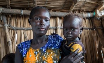 Angelina with her daughter Nyachar (3) at Chotyiel Primary Health Care Centre, Guit County, Unity State, South Sudan. Photo: Eugene Ikua/Concern Worldwide 