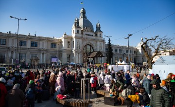 Tens of thousands of people are evacuating through the train station at Lviv in Ukraine. Photo: Kieran McConville/Concern Worldwide
