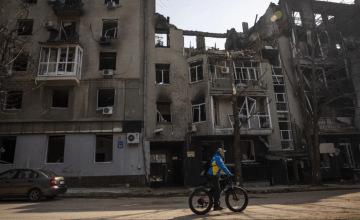 Buildings lie in ruins in central Kharkiv. Photo: Ed Ram/Concern Worldwide