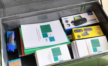 Example of a radio box distributed by Concern under the Learning Together Programme.