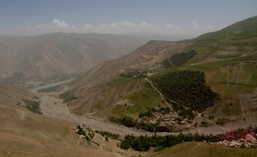 Community members have started to construct watersheds and canals as part of the FARAGIR programme. The watershed irrigates the surrounding dry areas through a newly created water supply and protects villages against potential floods. Photo: Marissa Droste/Concern Worldwide.