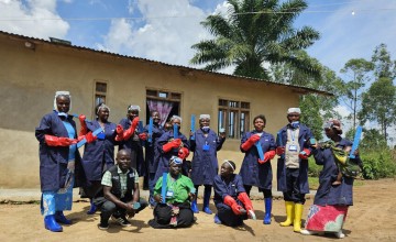 Learning new skills to improve programme participant livelihood opportunities, Masiani district, Beni. Photo: Concern Worldwide.