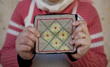 Stitching at an embroidery workshop in Lebanon supported by Concern. Credit: Abbie Trayler-Smith/Concern