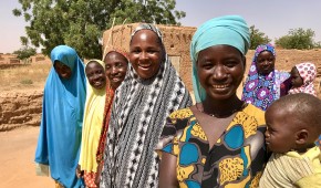 Concern-supported community health workers from the village of Kossoma, Niger, who have given help and advice to mum Hassana Salouhou. Photographer: Darren Vaughan / Concern Worldwide.