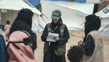 Yemen team in IDP camp