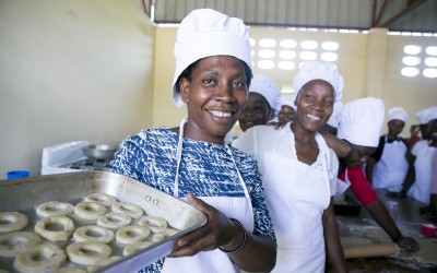 Lamartiníere Rose-Laure (32) taking part a professional skills training course, part of the “Building Hope & Opportunities in Haiti” integrated urban program in Cité Soleil, Port au Prince. Haiti. Photo: Kieran McConville/Concern Worldwide
