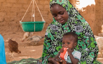 Chahara Mohamadou with her daughter Fatima (8 months) at a Concern supported health centre. Photo: Apsatou Bagaya / Concern Worldwide / Niger