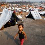 A Rohingya refugee child in a refugee camp