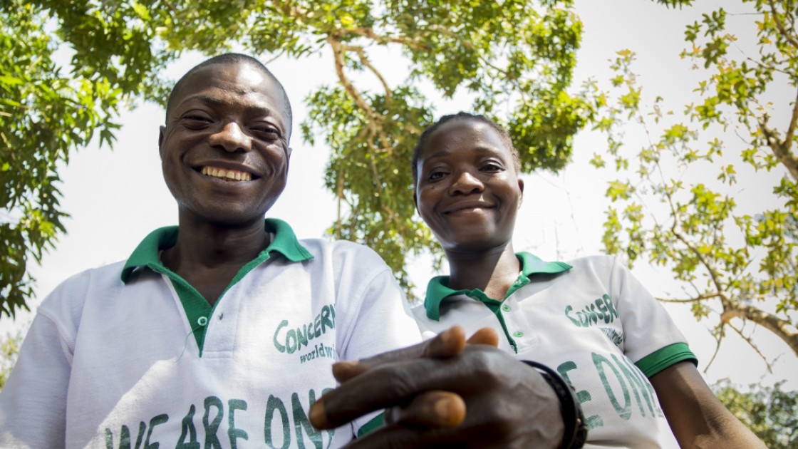Mulbah Walewula and his wife, Kabah Kalama, who are Changemakers in the village of Kalamata in Lofa County, Liberia. Photo: Concern Worldwide.