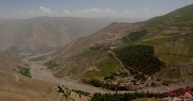 Community members have started to construct watersheds and canals as part of the FARAGIR programme. The watershed irrigates the surrounding dry areas through a newly created water supply and protects villages against potential floods. Photo: Marissa Droste/Concern Worldwide.