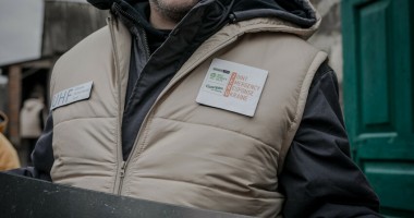 JERU staff interviewing families in Kharkiv Oblast’. Photo: Simona Supino/Concern Worldwide.