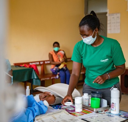 Jane Wanjiru has brought her baby son Mark Moses (11 months old) to Mukuru Health Centre. Photo: Ed Ram/Concern Worldwide
