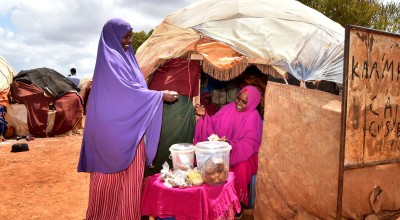 Female IDPs supporting each other in business in Baidoa. Photo: SCC/Concern Worldwide.