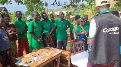 Green Graduation programme participants in Bubanza with the Climate Fresk. Photo: Concern Worldwide.