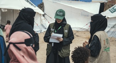 Yemen team in IDP camp