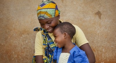 Married mum-of-four Clotilde Ndayisenga (25) and her five-year-old daughter Ines, Rugombo, Cibitoke,  Burundi. Photo: Abbie Trayler-Smith/Concern Worldwide